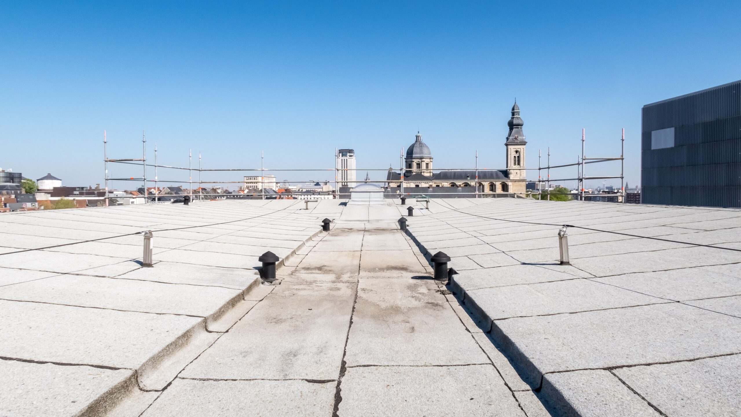 The roof of the Belgian National Museum in Brussels, showcasing its architectural design and historical significance.